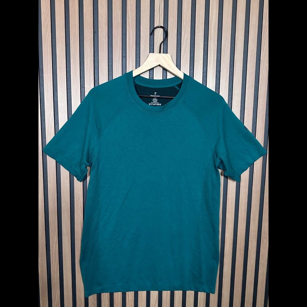 Fabletics Shirt Medium Mens Green Training Day Athletic Tee Short Sleeve